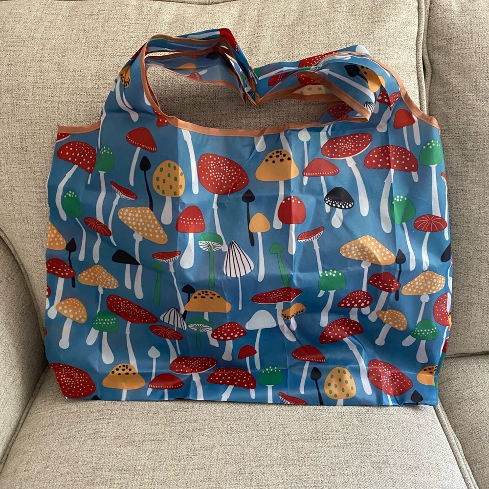 🍄🍄🍄 NWOT Packable Reusable Bag - Colourful Mushroom Bag - Picture 2 of 2